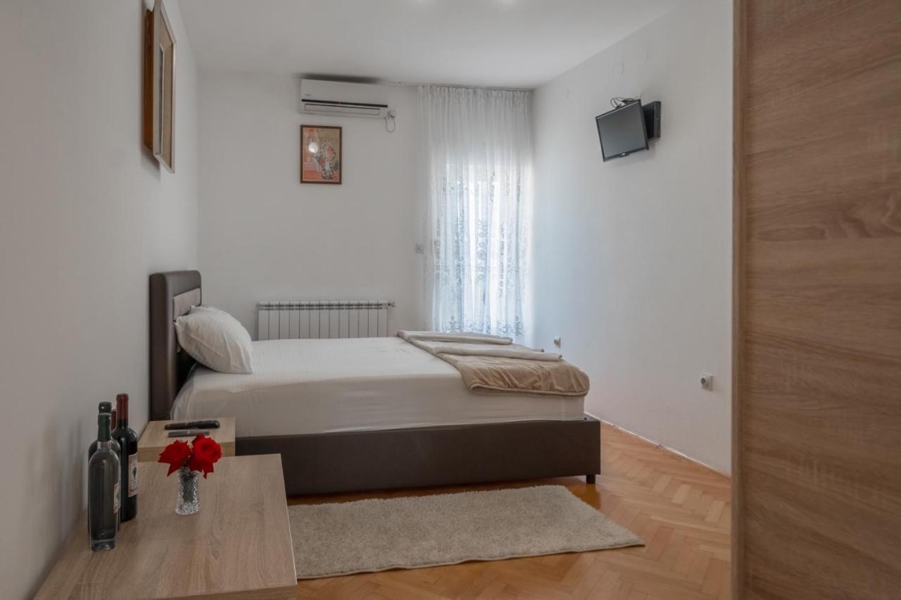 Apartments Maxi Katic Херцег Нови Екстериор снимка