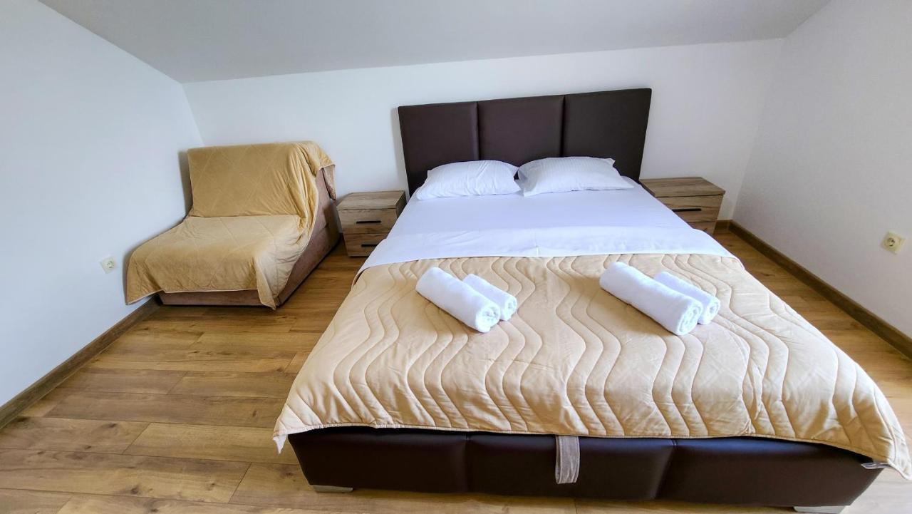 Apartments Maxi Katic Херцег Нови Екстериор снимка