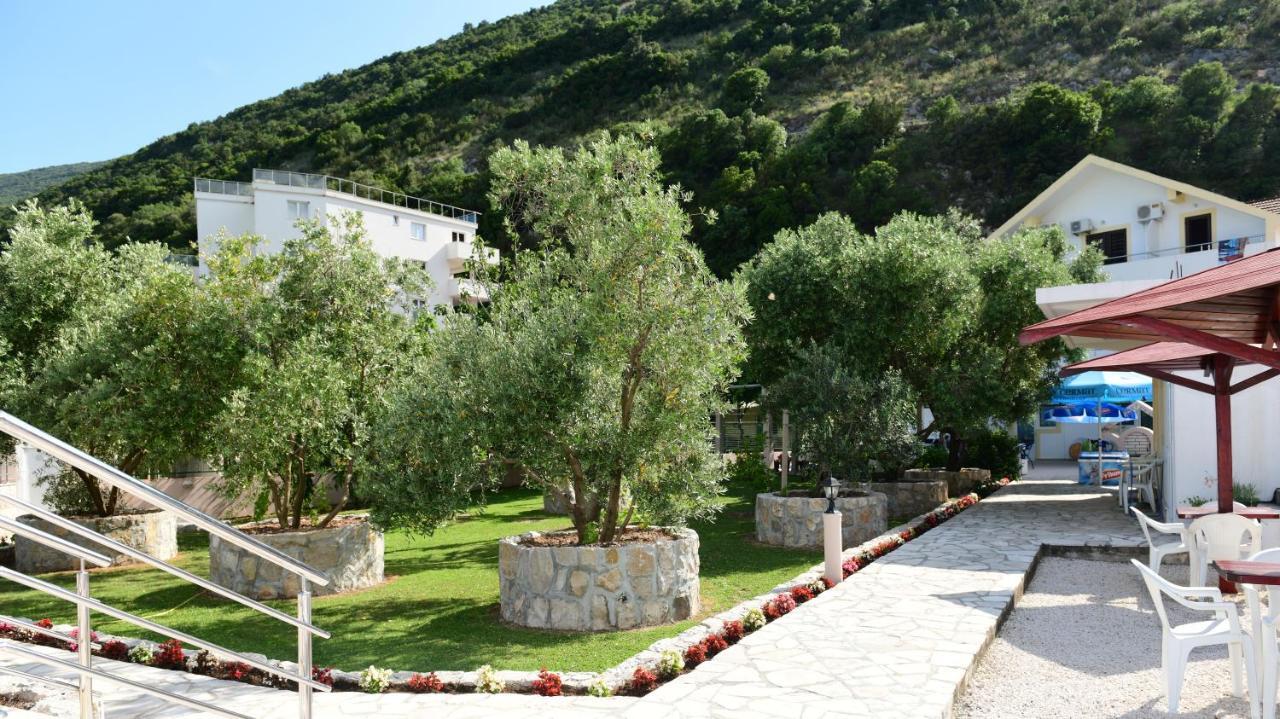 Apartments Maxi Katic Херцег Нови Екстериор снимка